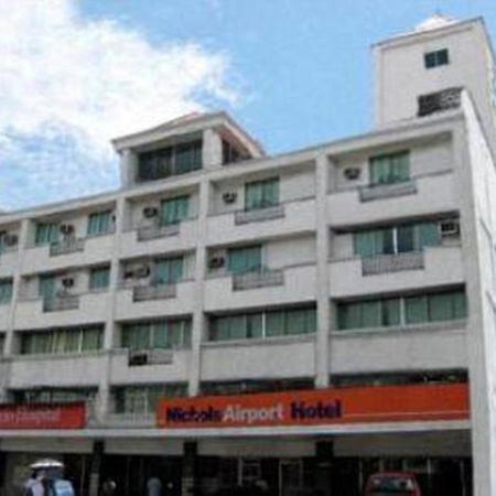 Nichols Airport Hotel Manila Exterior photo