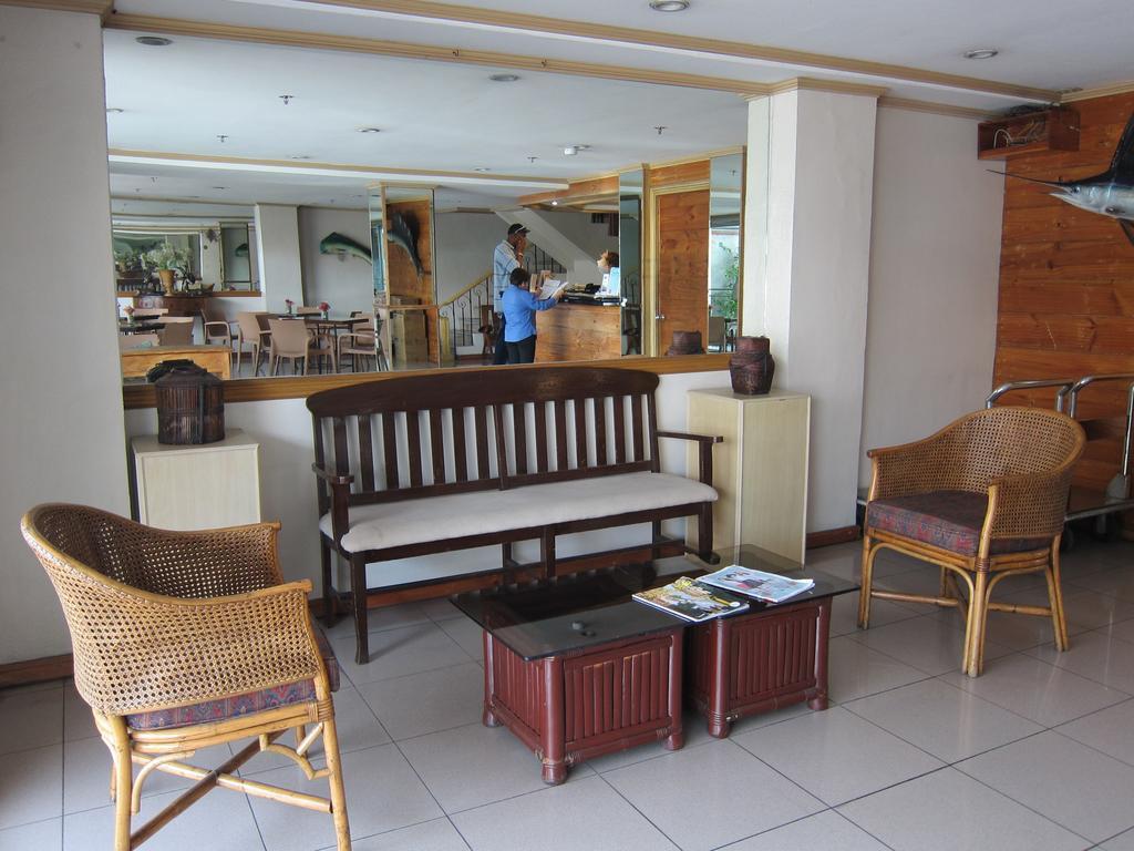 Nichols Airport Hotel Manila Exterior photo